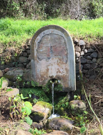 Fonte Centenária das Laranjeiras (pessoas do Salão e das Laranjeiras buscavam água para consumo antes de haver água canalizada)